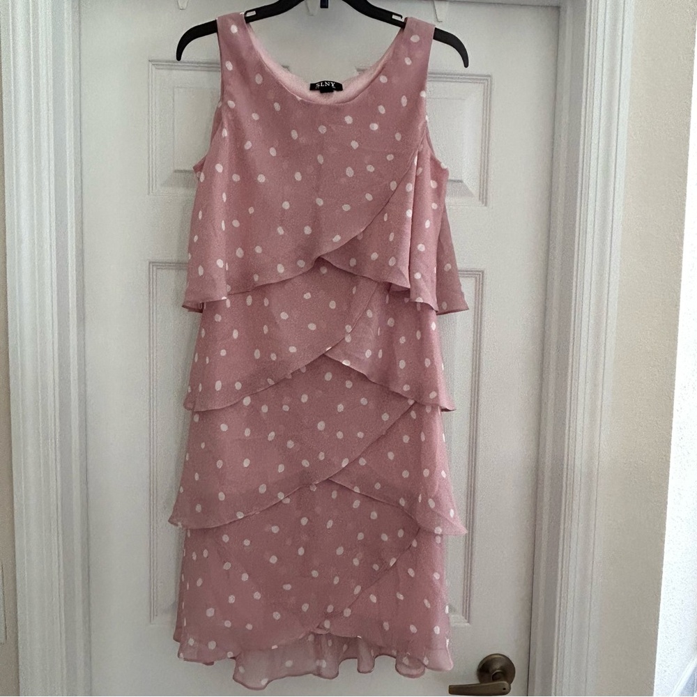 💕Host Pick SLNY sleeveless chiffon tiered cocktail dress size 10